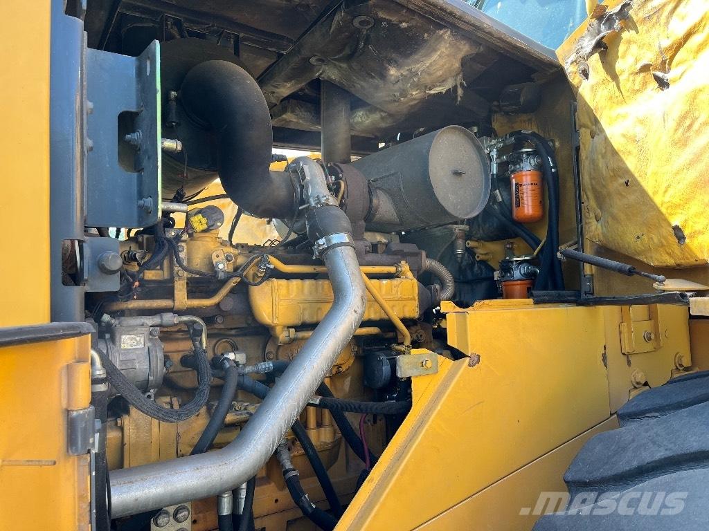 Bell L 2606 E Radlader