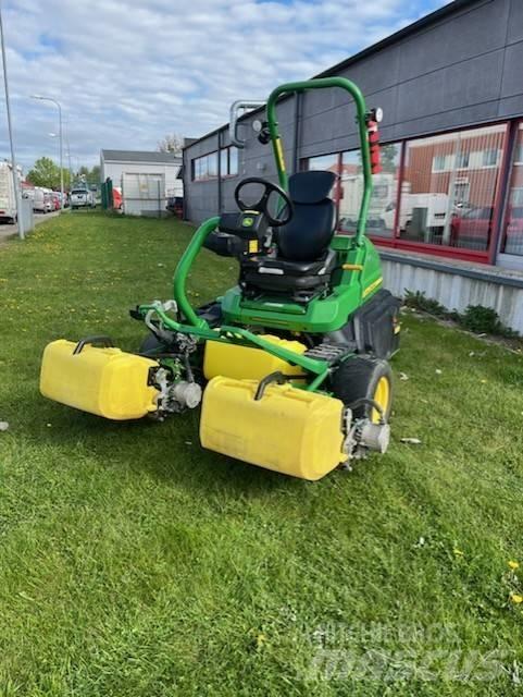 John Deere 2750 E Grünflächenmäher