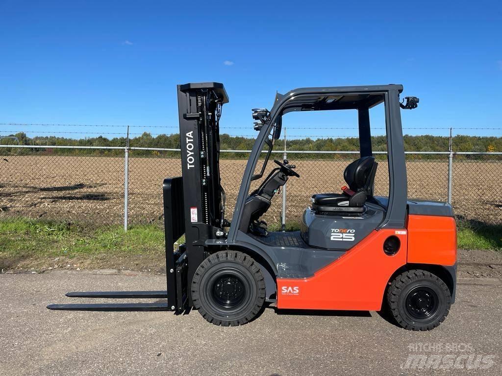 Toyota 8 FD F 25 Diesel heftrucks