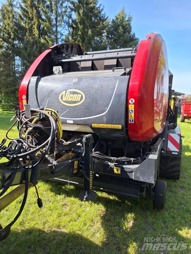 Vicon RV5216 Rundballenpressen