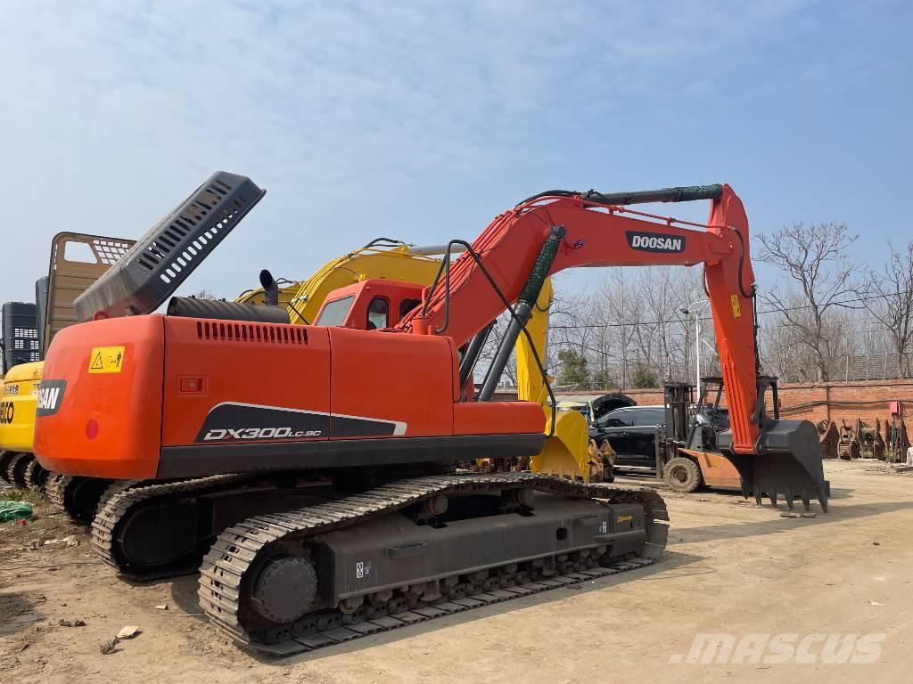 Doosan DX 300 Raupenbagger
