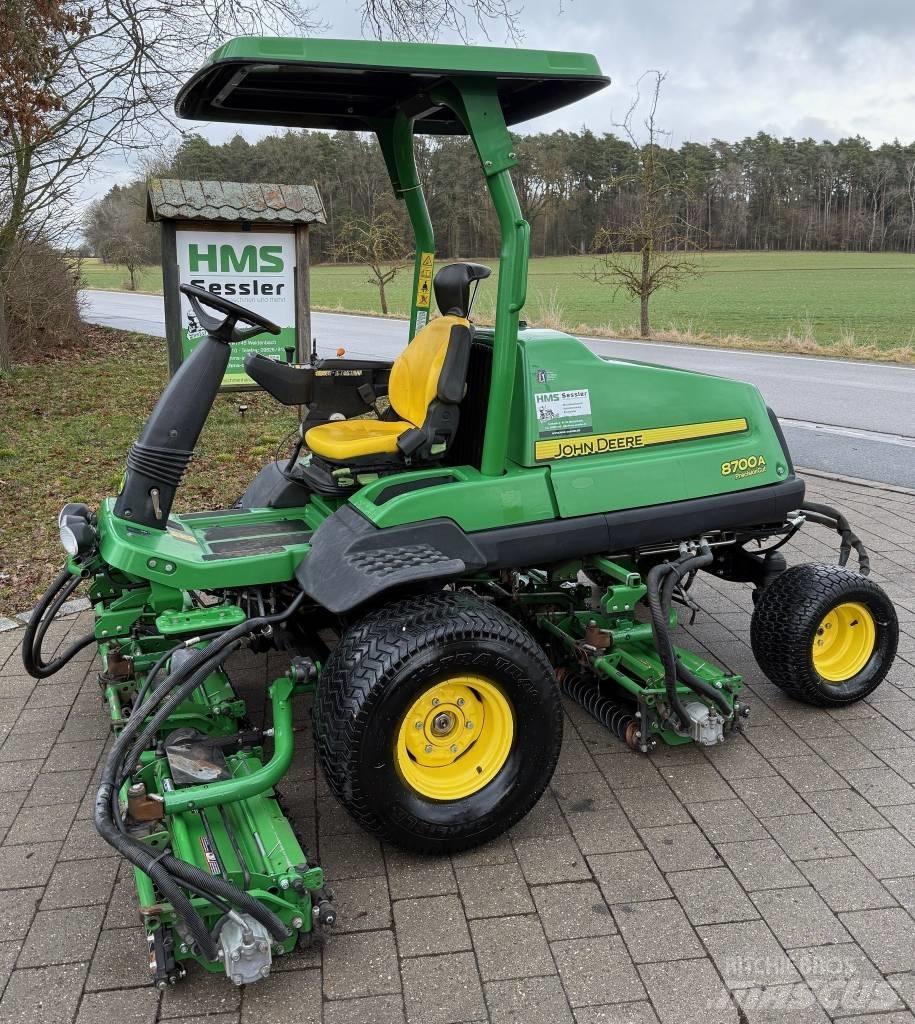 John Deere 8700 A Fairway-Mäher