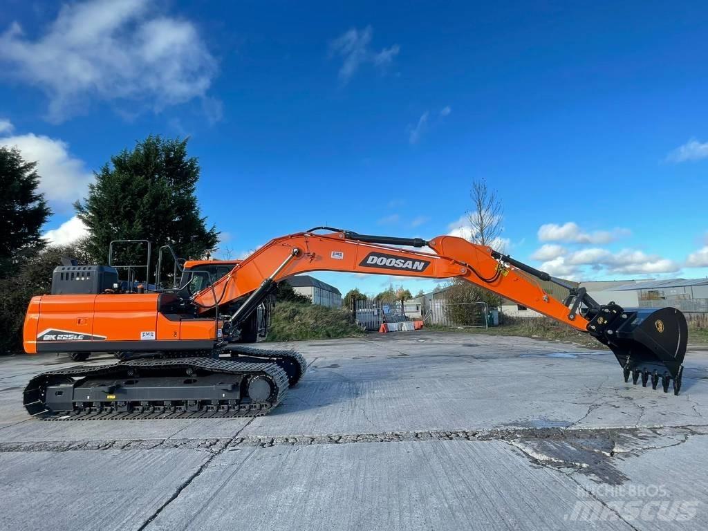 Doosan DX225LC-7 Raupenbagger