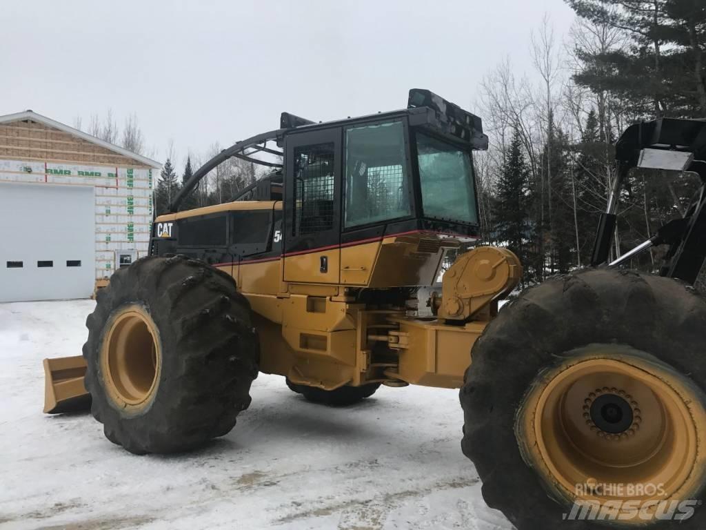 CAT 545 Stammholzschlepper