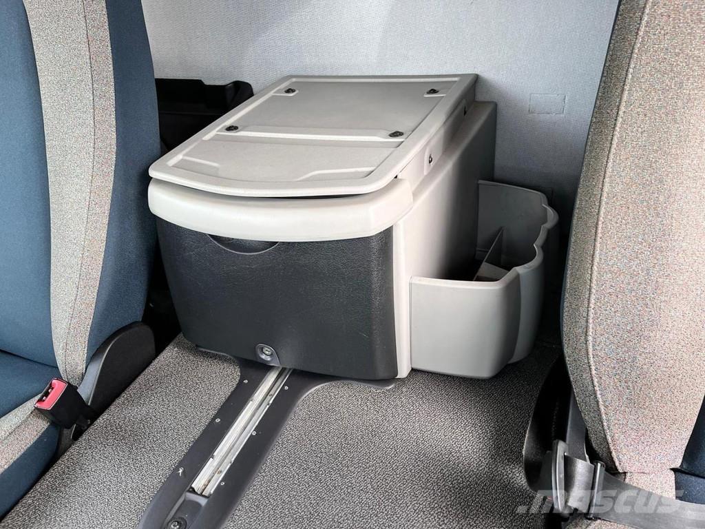 Volvo FL210 Kofferaufbau