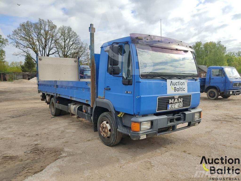 MAN L2000 Pritschenwagen/Pritschenwagen mit Seitenklappe