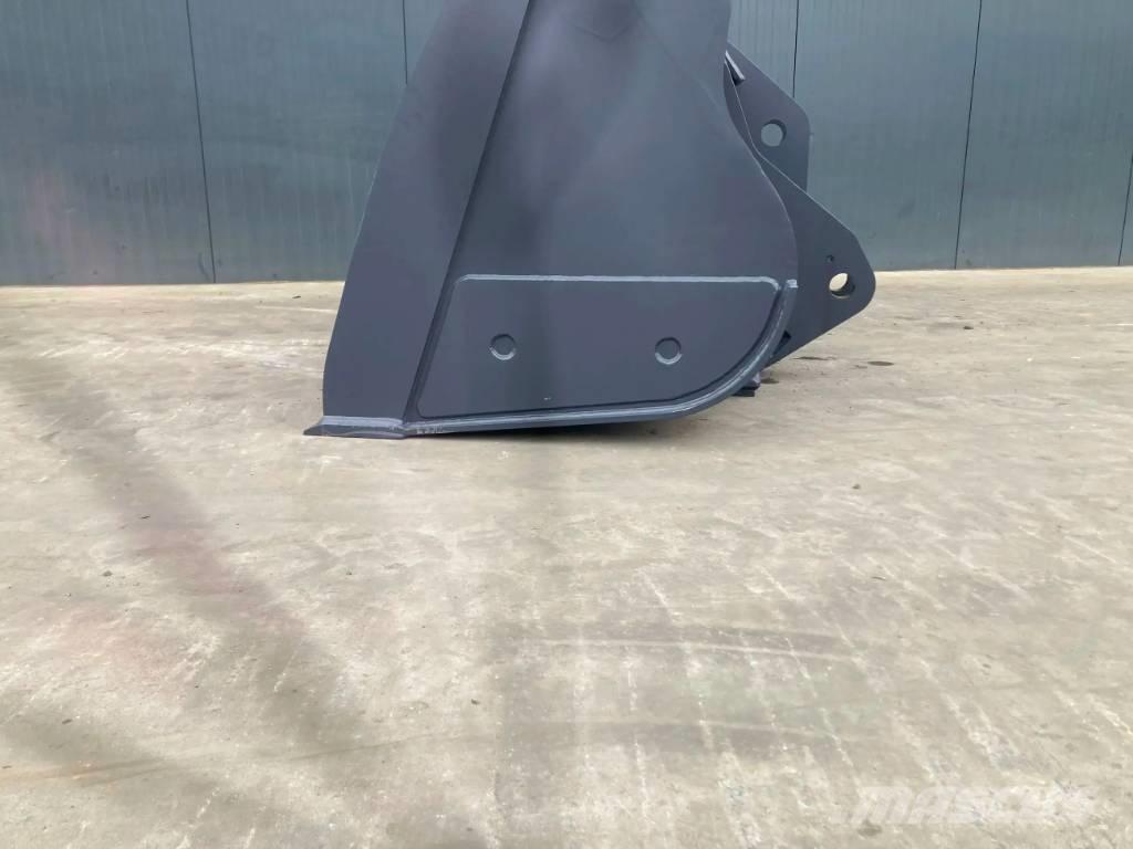 Volvo L90F Schaufeln