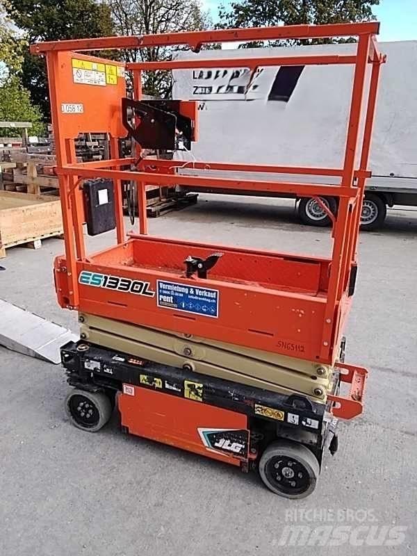 JLG ES 1330 L Scheren-Arbeitsbühnen