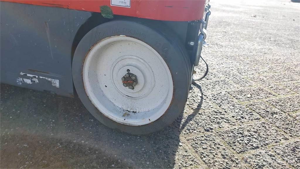 SkyJack SJ16 Andere Arbeitsbühnen