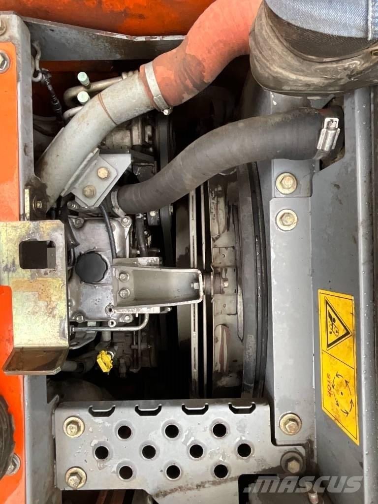 Hitachi ZX 135 US-3 Raupenbagger