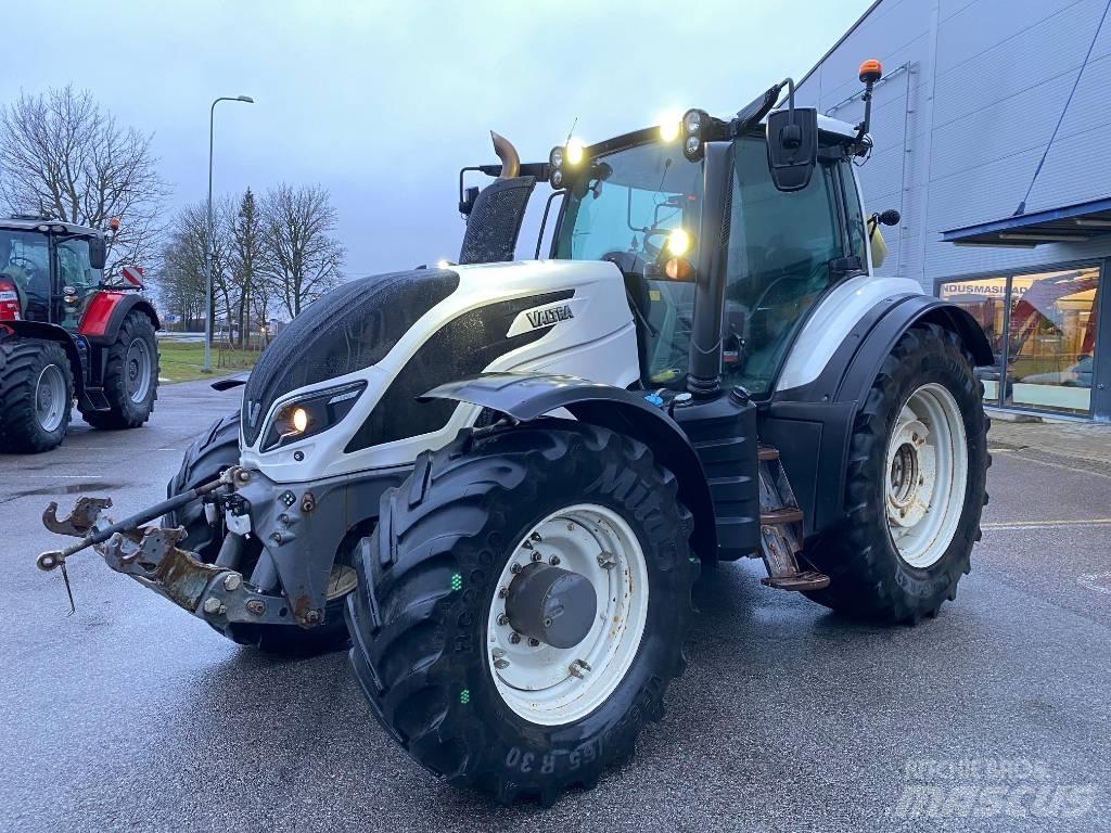 Valtra T 254 V Traktoren