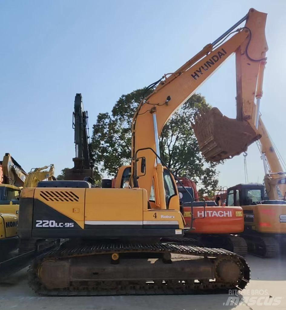 Hyundai R220LC-9S Raupenbagger