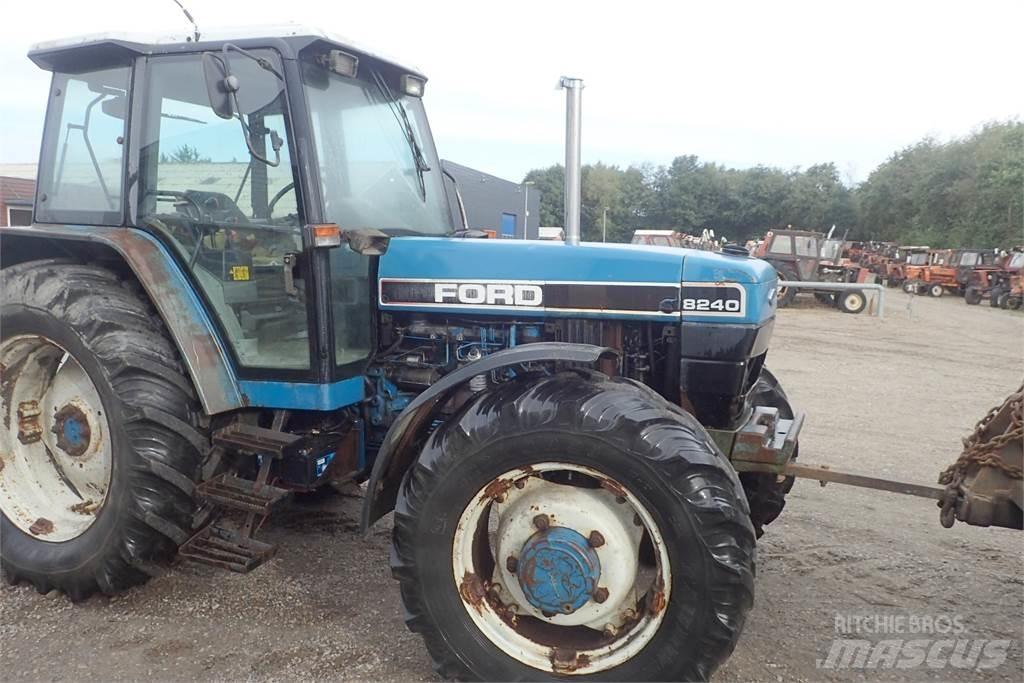 Ford 8240 Traktoren