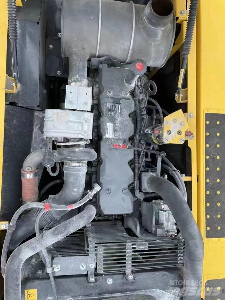 Komatsu PC220-8 Raupenbagger