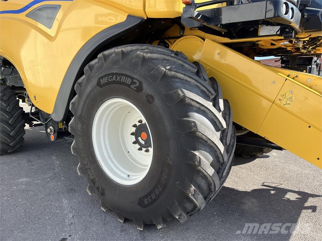 New Holland CX8.70 Mähdrescher