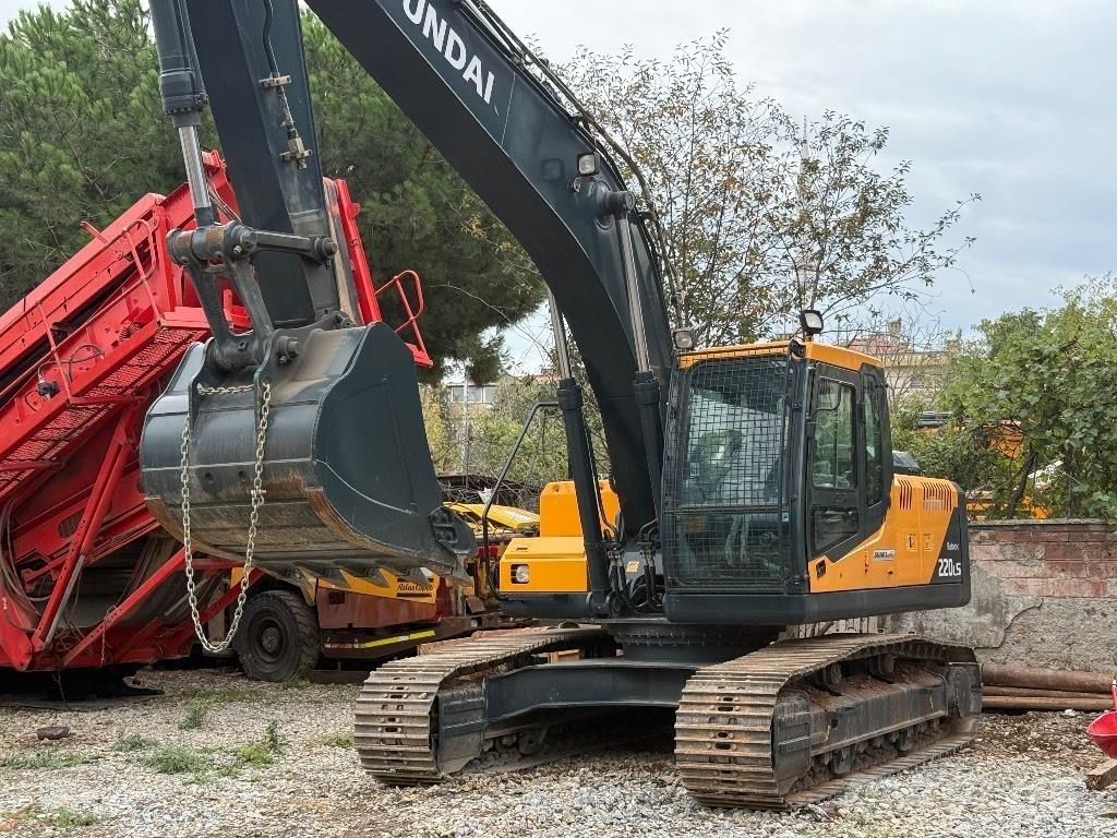 Hyundai Robex 220 LS Raupenbagger