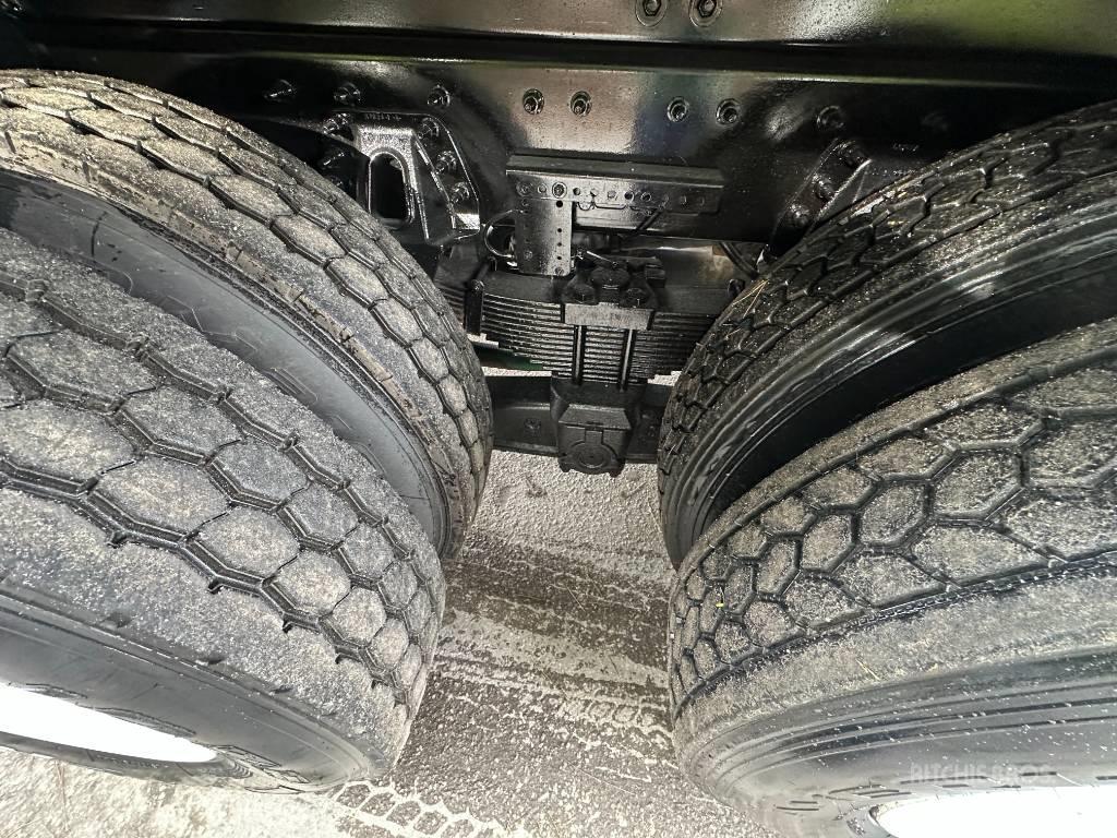 International 7500 Saug- und Druckwagen