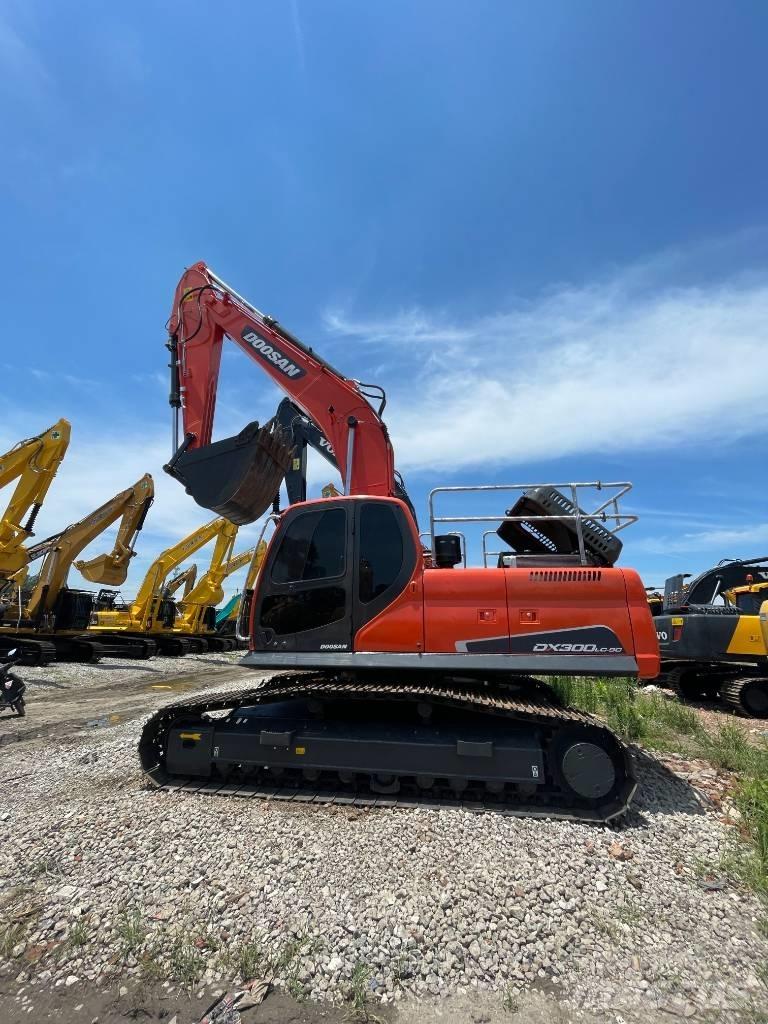 Doosan DX 300 LC Raupenbagger