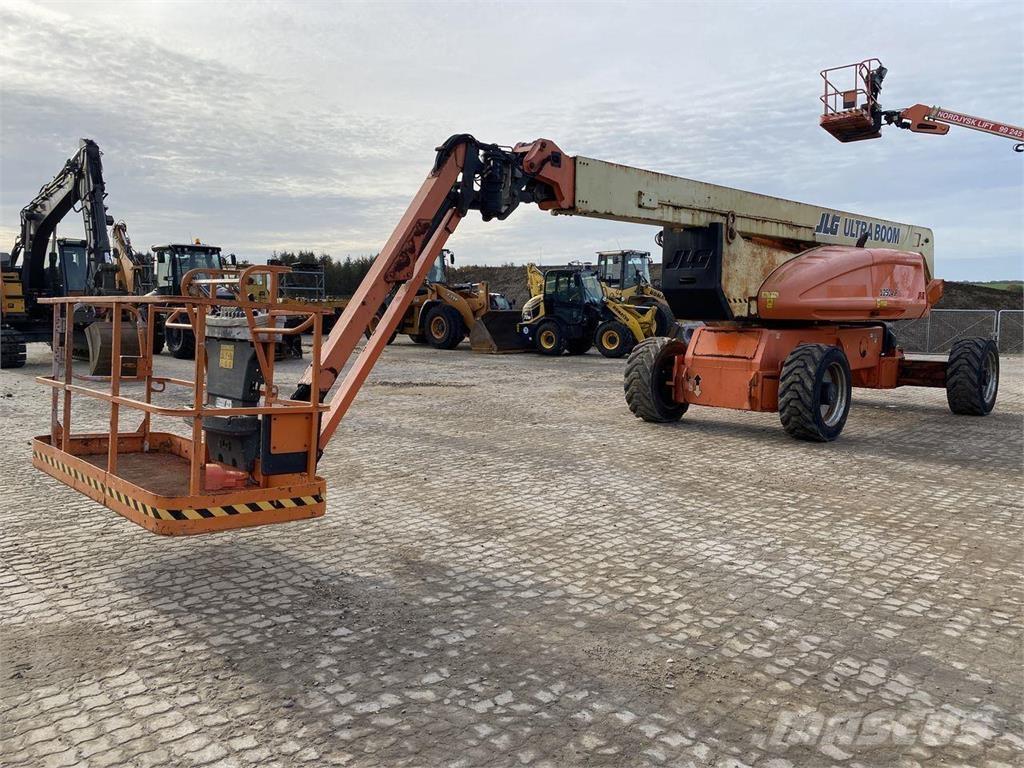 JLG 1250AJP Gelenkteleskoparbeitsbühnen