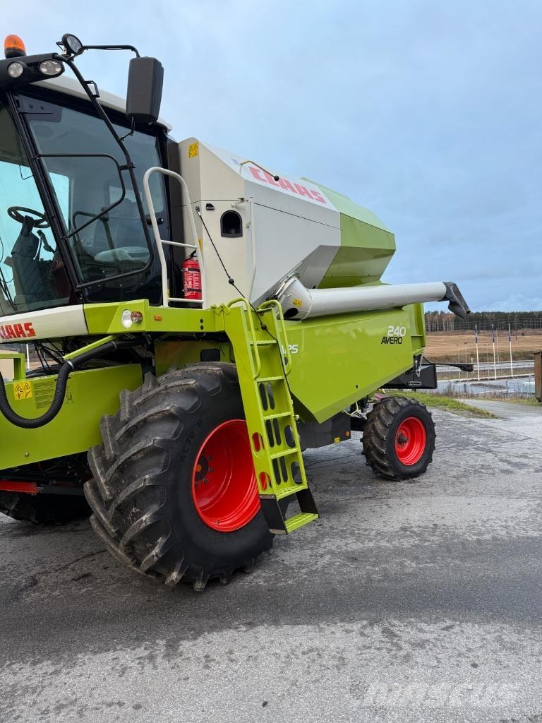 CLAAS Avero 240 Mähdrescher