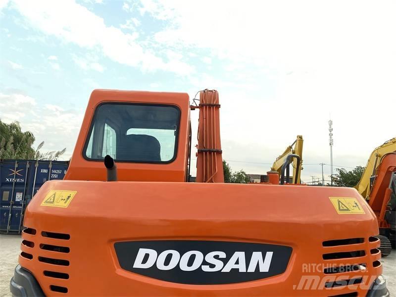 Doosan DH 80 Raupenbagger