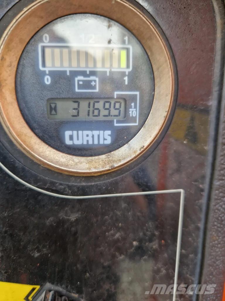 JLG E600 Gelenkteleskoparbeitsbühnen