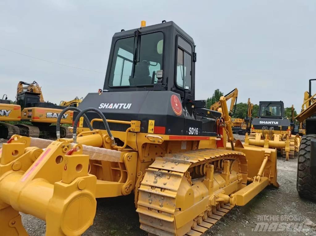 Shantui D16 Bulldozer