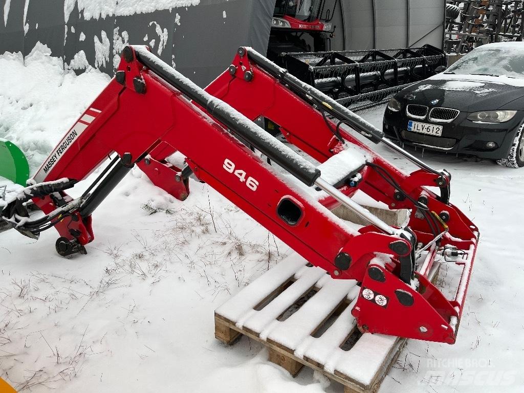 Massey Ferguson 945 Hoflader