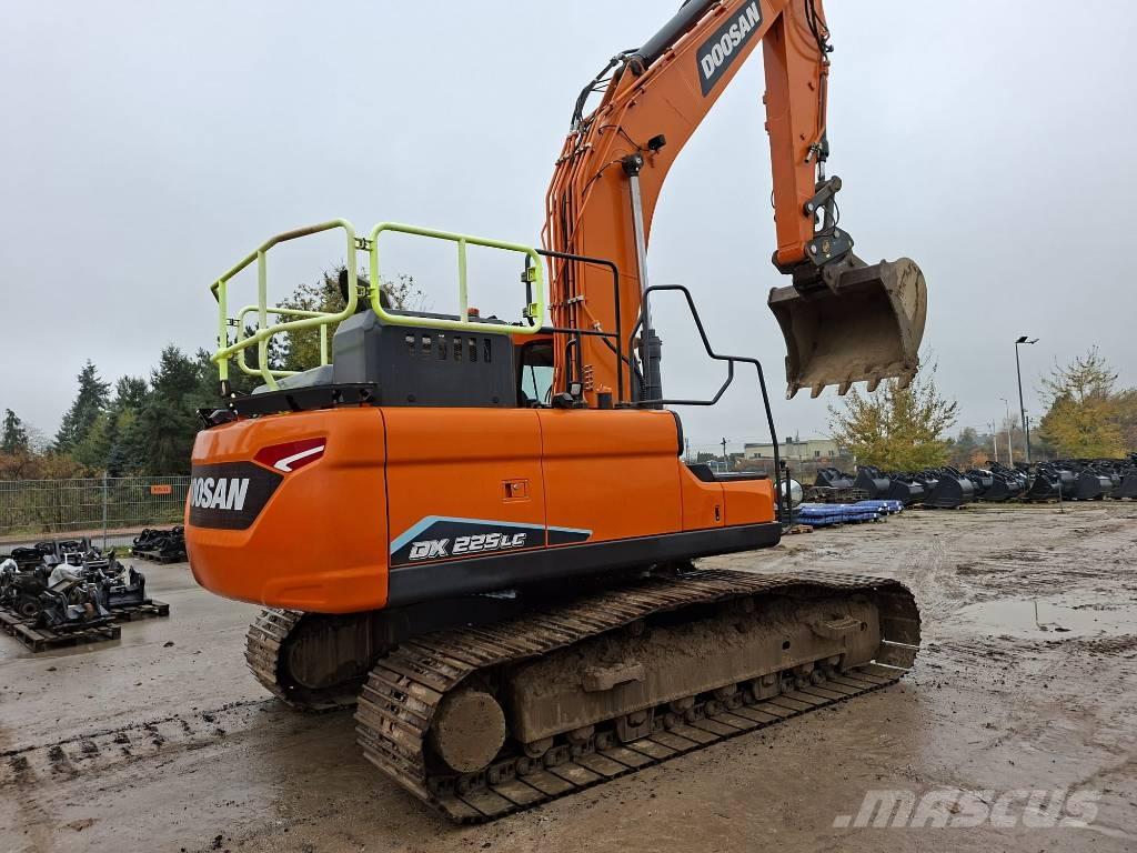 Doosan DX 225 LC Raupenbagger