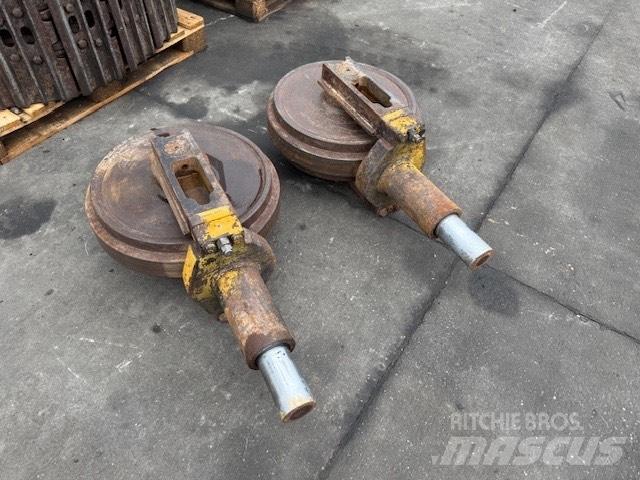 Liebherr R 900 IDLER Ketten