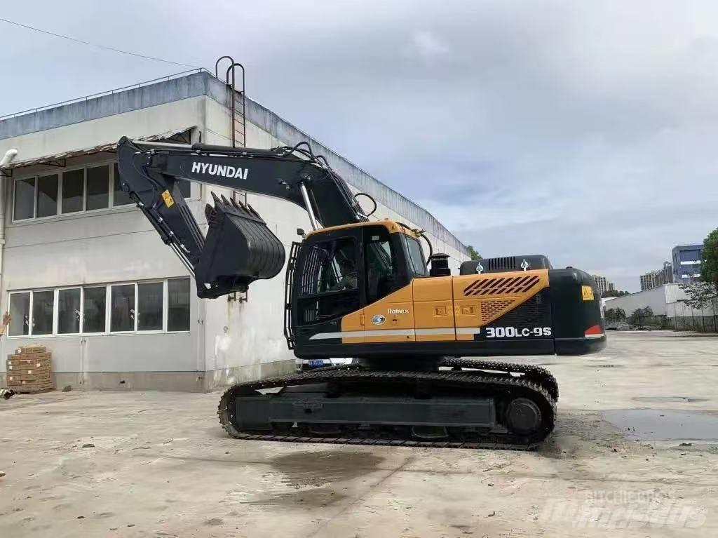 Hyundai 300-9 Raupenbagger