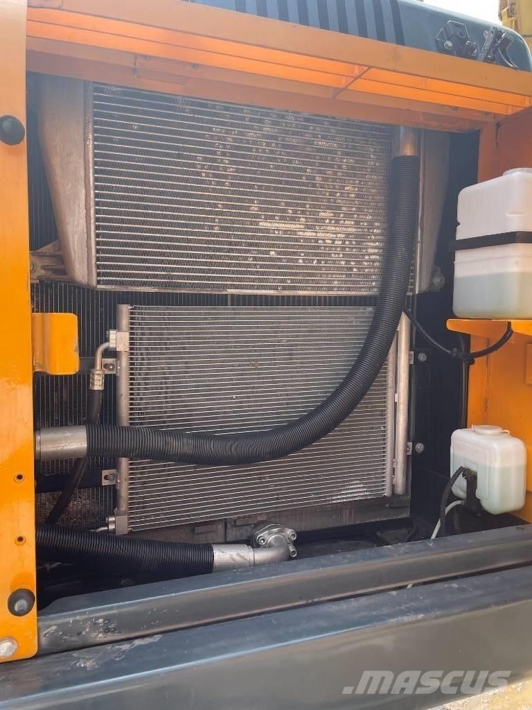 Hyundai 220LC-9S Raupenbagger