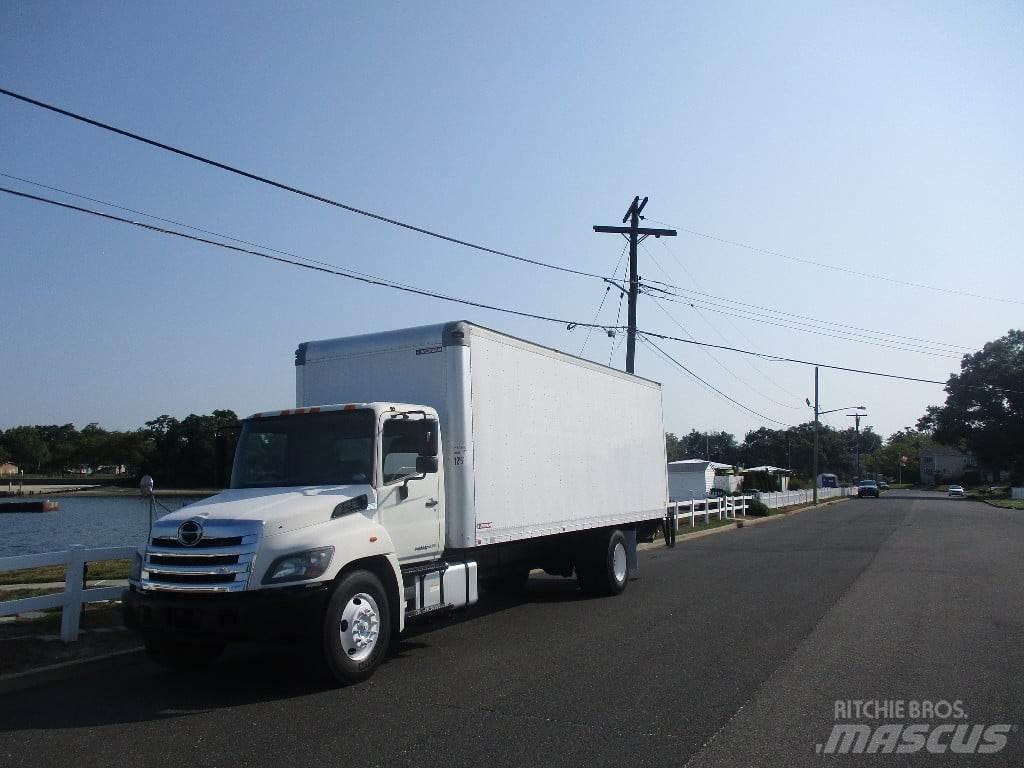 Hino 338 Kofferaufbau