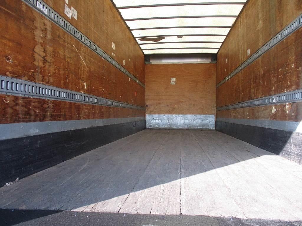 Hino 338 Kofferaufbau