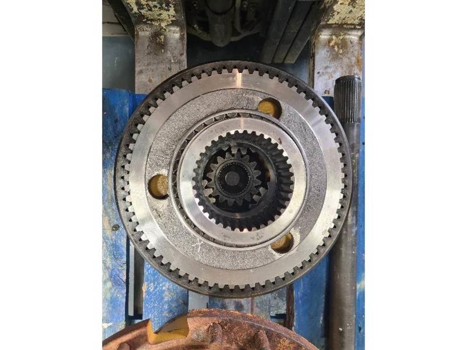 CAT 735 Getriebe