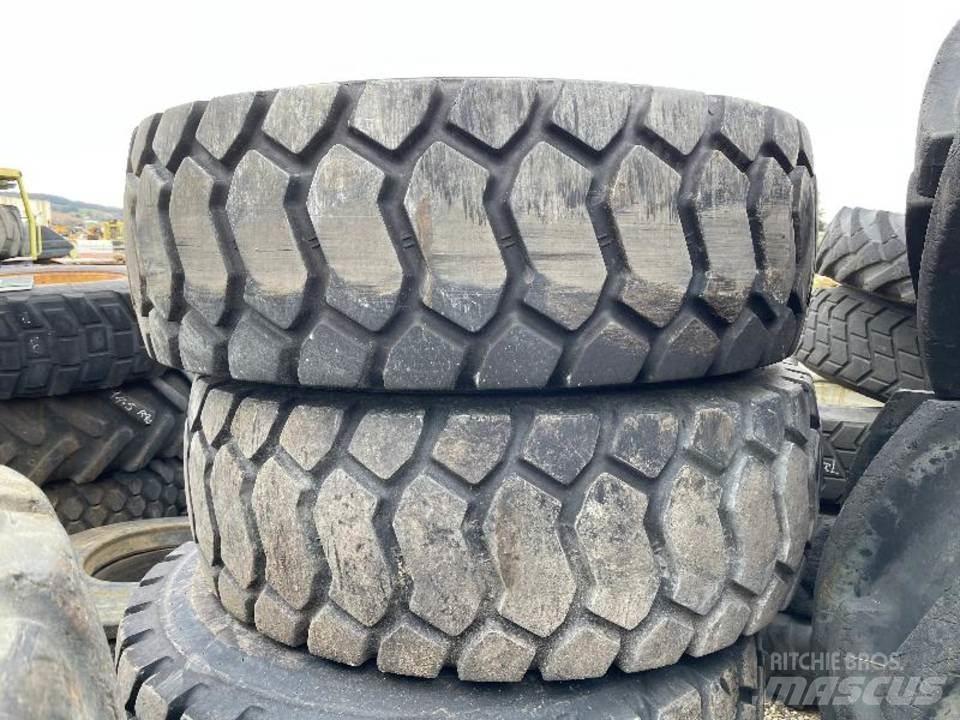 CAT 918M Ketten