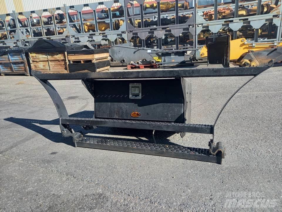 CAT M320F Kabinen