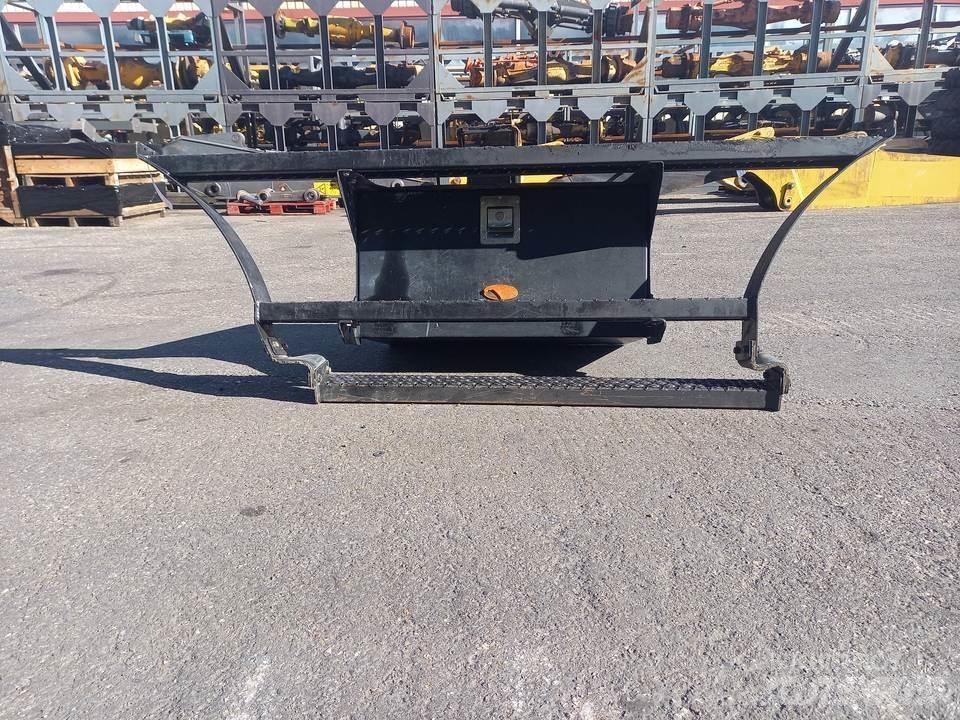 CAT M320F Kabinen
