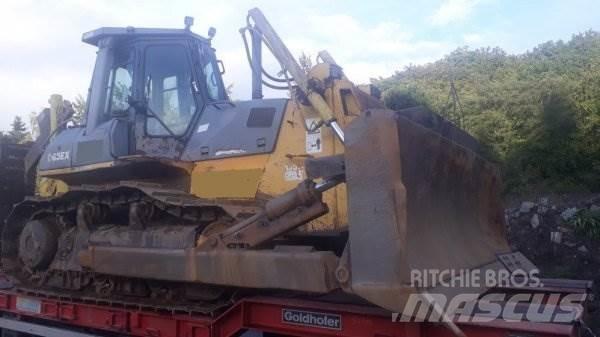 Komatsu D65 EX-12 Bulldozer