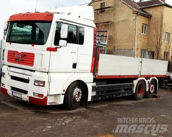 MAN TGA 26.362 Pritschenwagen/Pritschenwagen mit Seitenklappe