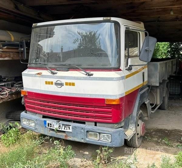 Nissan L351 Abrollkipper