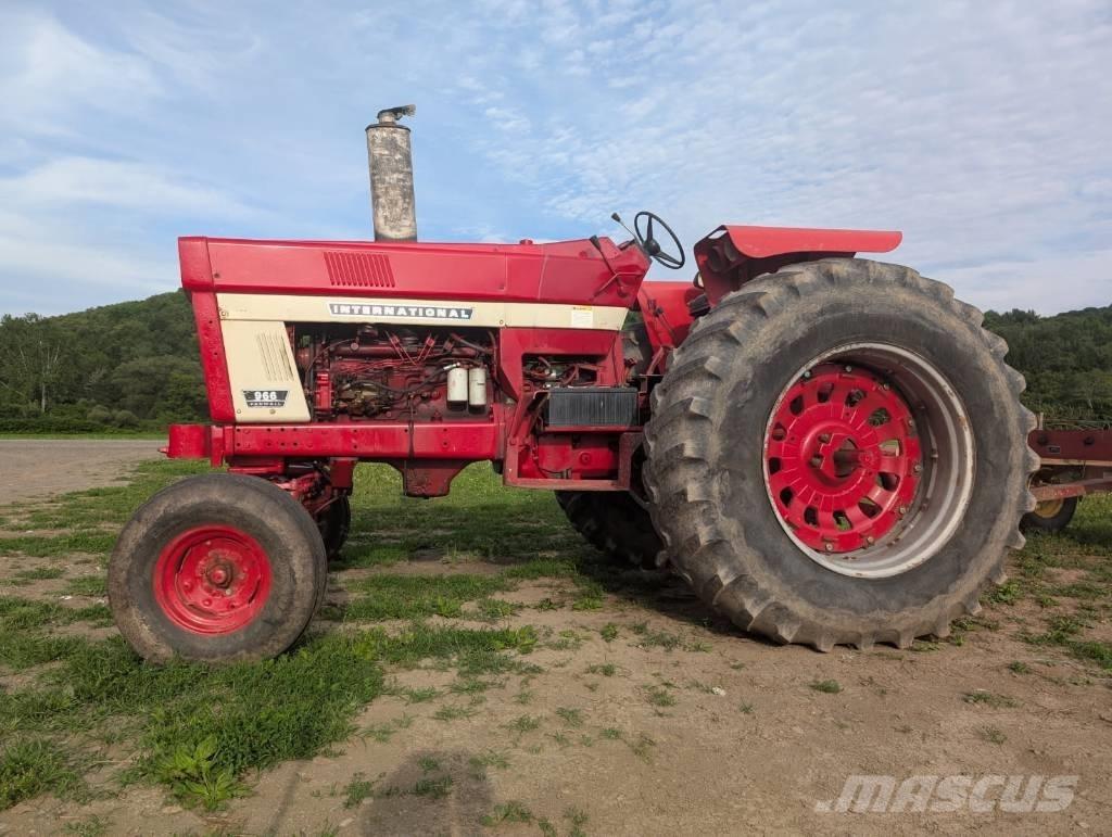 International 966 Traktoren