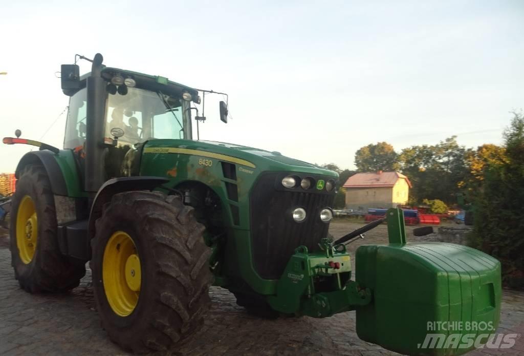 John Deere 8430 Traktoren