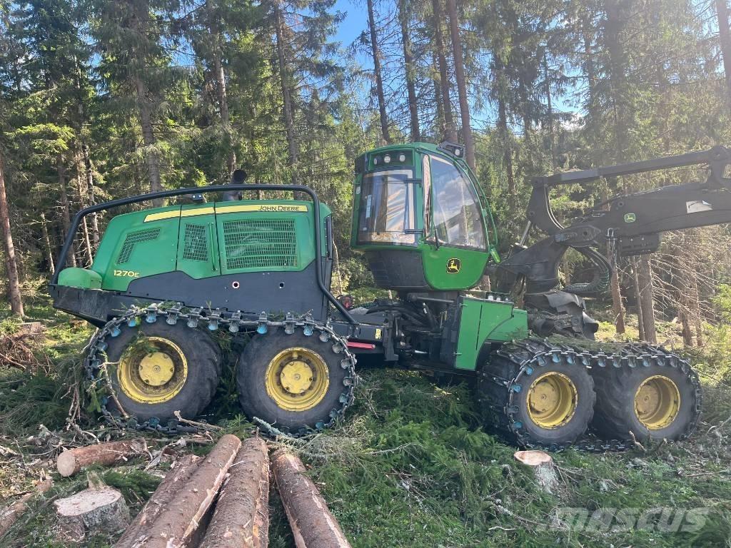 John Deere 1270 E Harvester