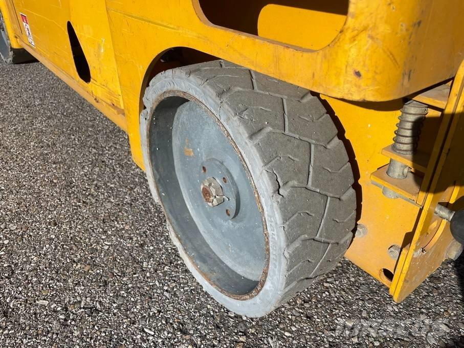 Haulotte Compact 12 Scheren-Arbeitsbühnen