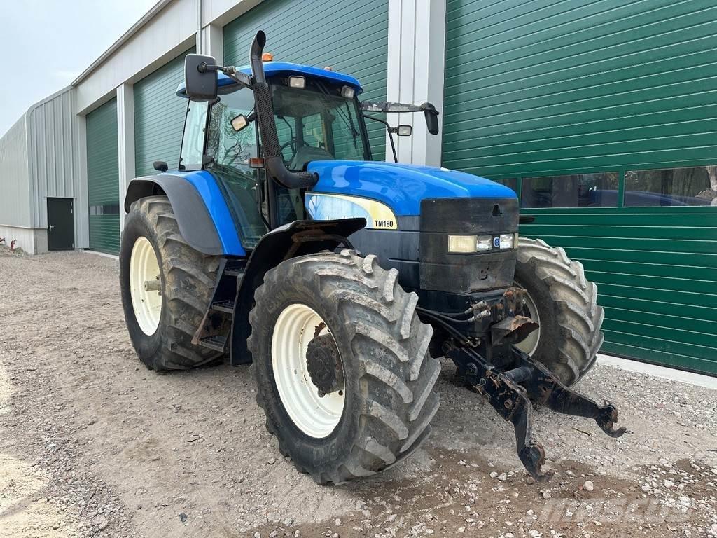 New Holland TM 190 Traktoren