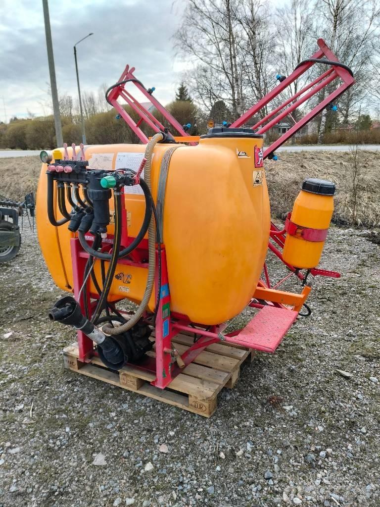Junkkari 900 / 12 Anbauspritzen