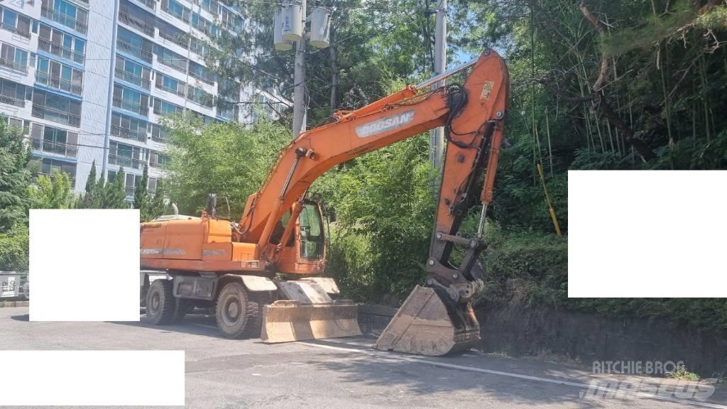 Doosan DX 210 W Mobilbagger