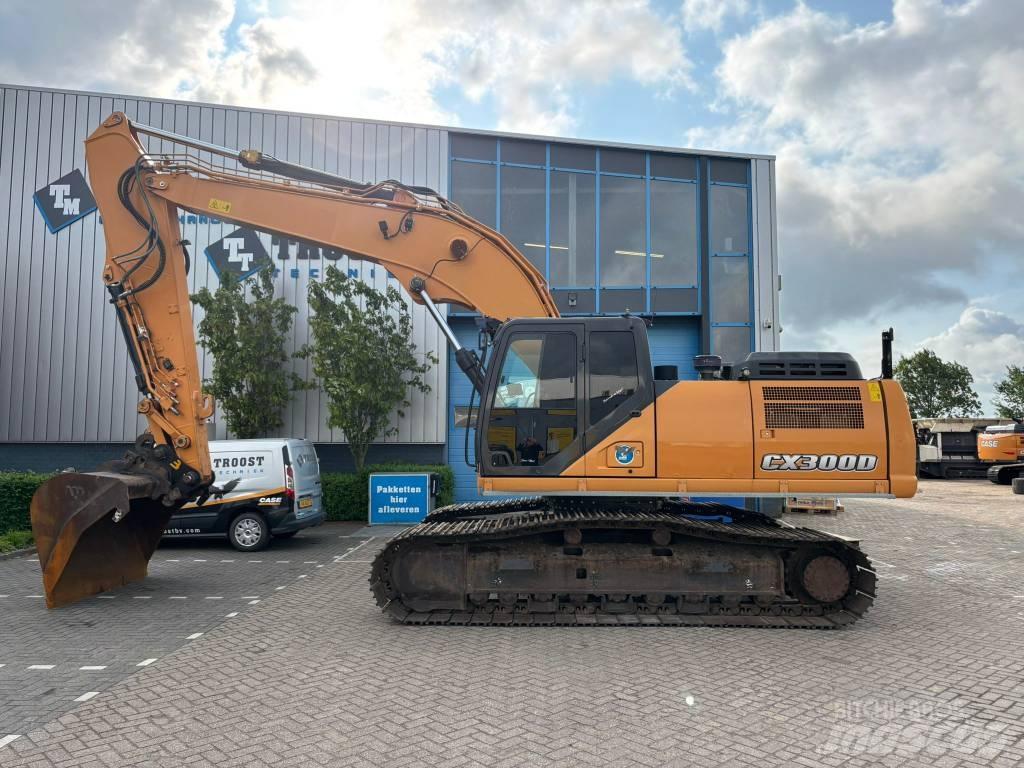 CASE CX300D Raupenbagger