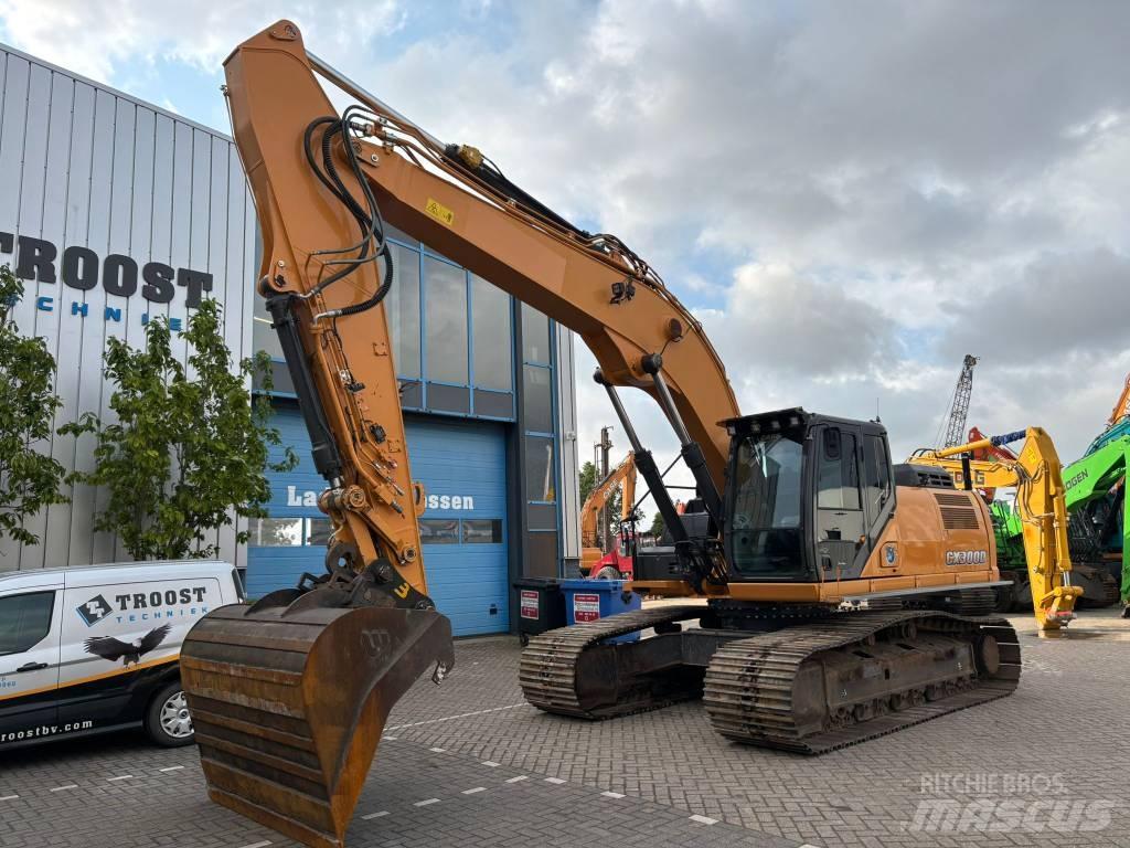 CASE CX300D Raupenbagger